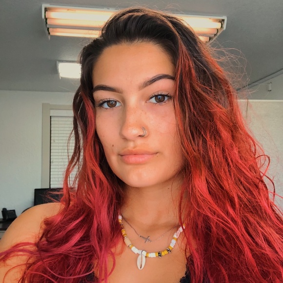 Meet your Posher, Carly - Picture 1 of 1